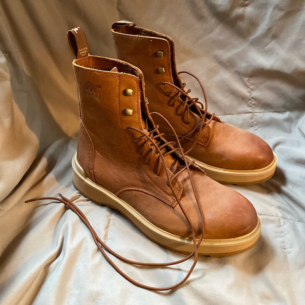 Sorel Hi-Line Women’s Leather Boots - size 10